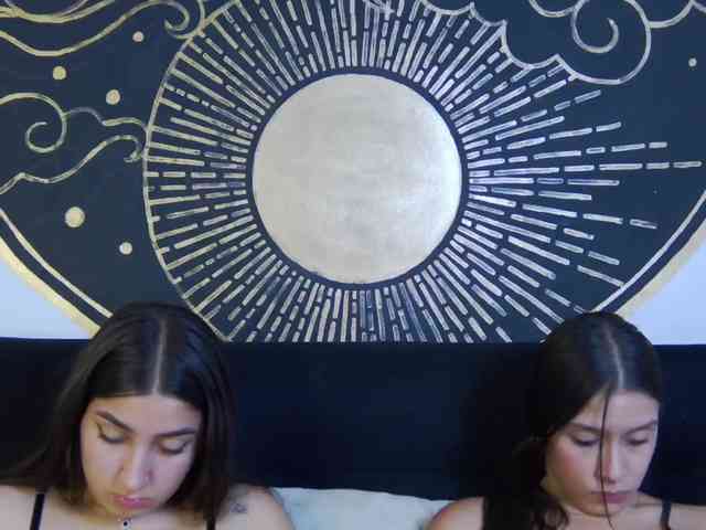 kinkyzoeandema webcam