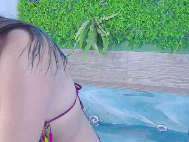 kinkyzoeandema webcam