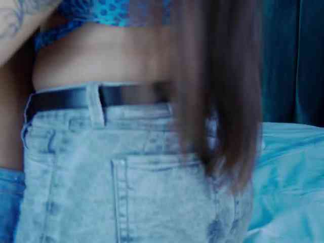 kinkyzoeandema webcam