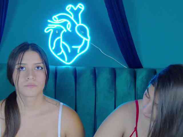 kinkyzoeandema webcam