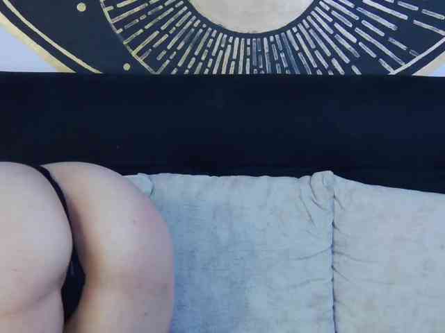 kinkyzoeandema webcam