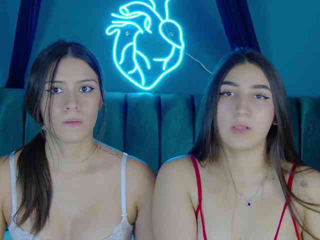 kinkyzoeandema webcam