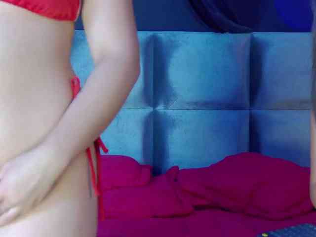 kinkyzoeandema webcam