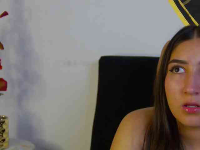 kinkyzoeandema webcam