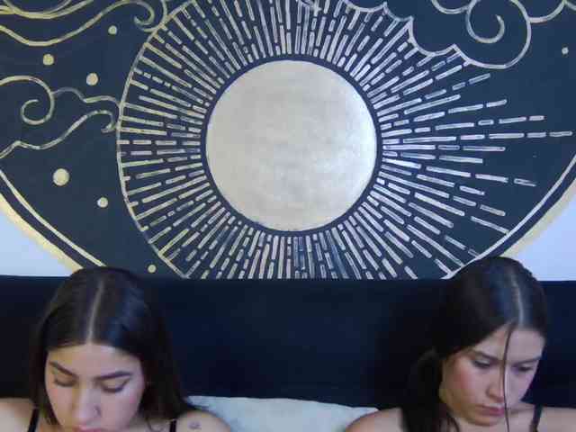kinkyzoeandema webcam