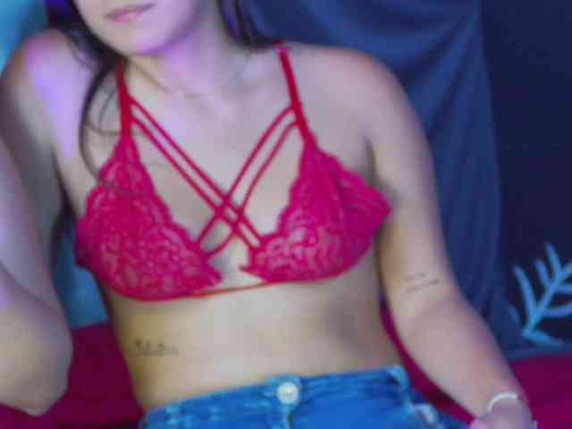 kinkyzoeandema webcam