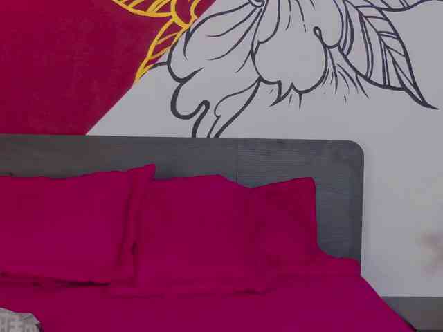 kinkyzoeandema webcam