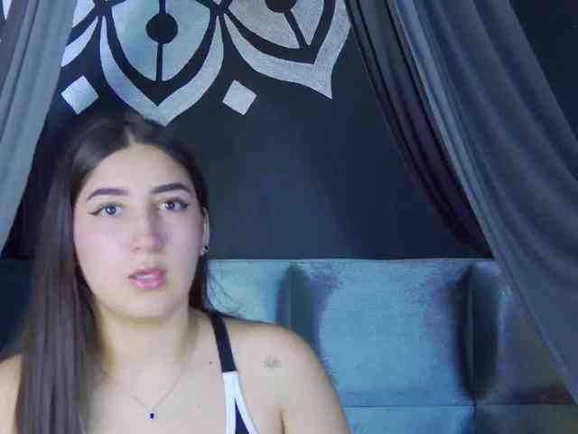 kinkyzoeandema webcam
