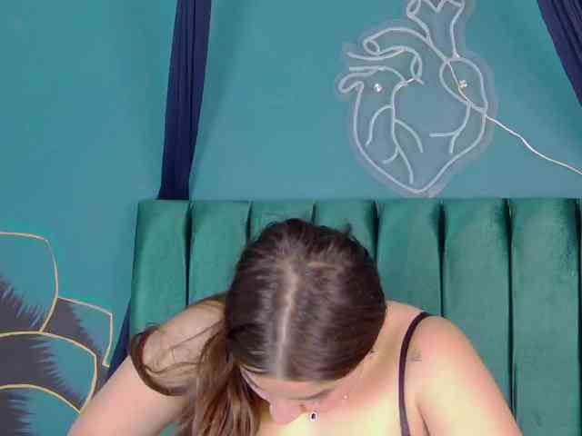 kinkyzoeandema webcam