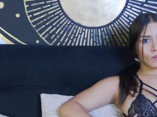 kinkyzoeandema webcam