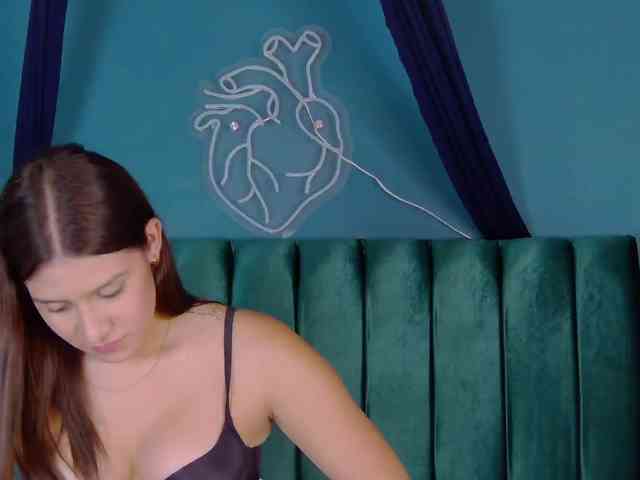 kinkyzoeandema webcam