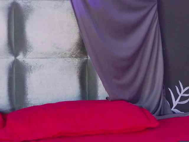 kinkyzoeandema webcam