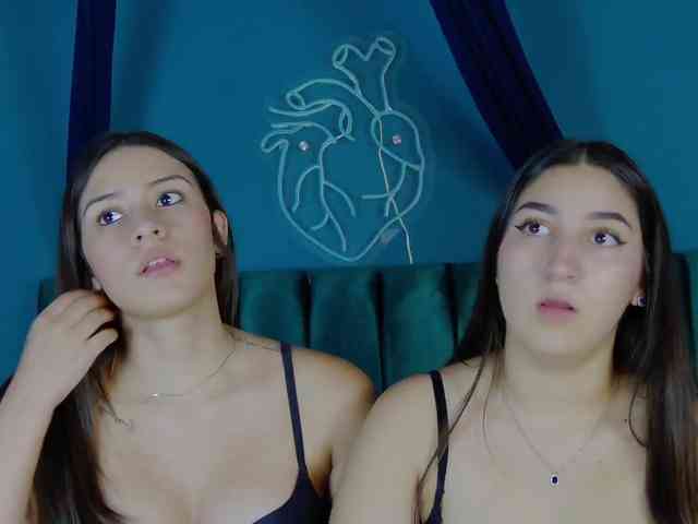 kinkyzoeandema webcam