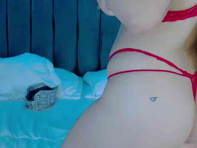 kinkyzoeandema webcam