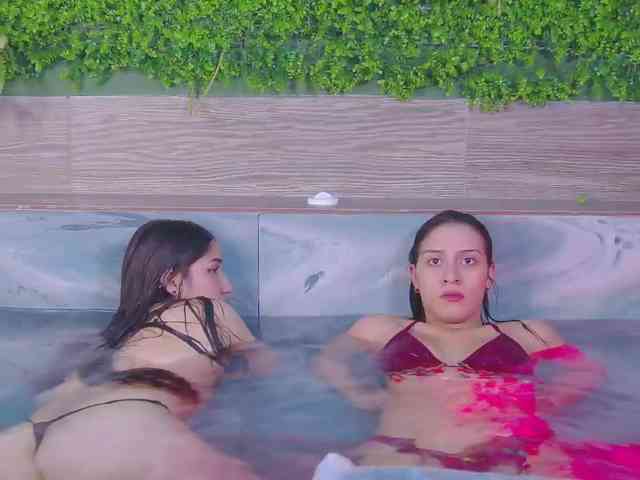 kinkyzoeandema webcam