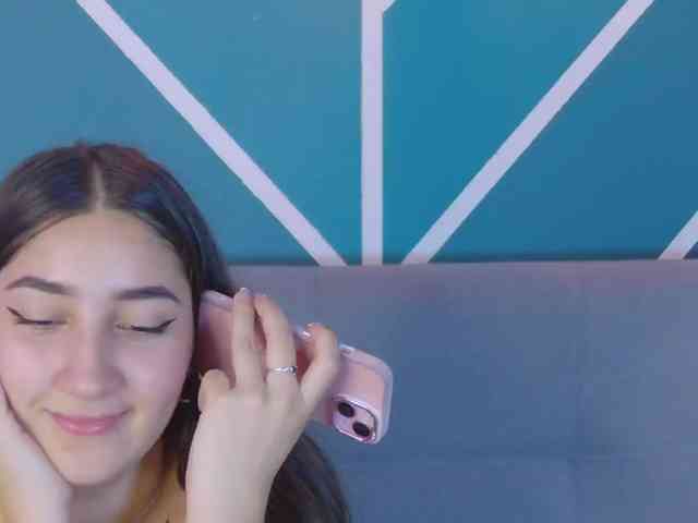 kinkyzoeandema webcam