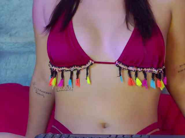 kinkyzoeandema webcam