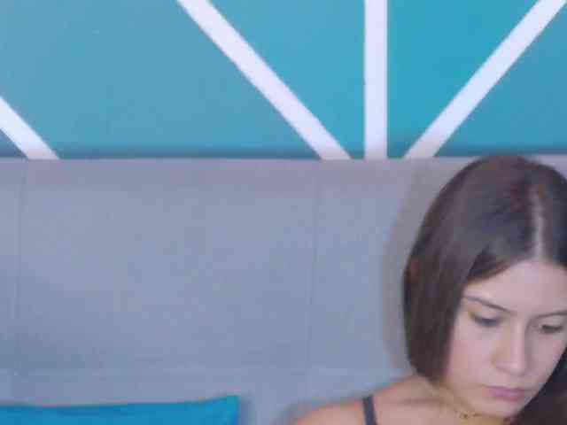 kinkyzoeandema webcam