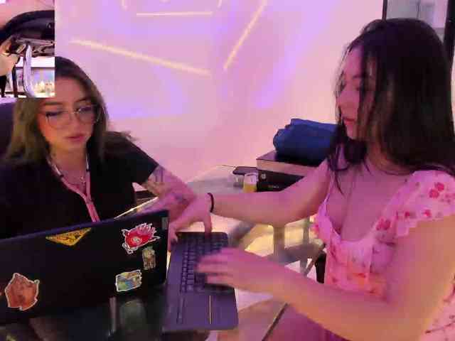 AishelGrey webcam
