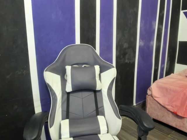 Skarleth018's BongaCams show and profile