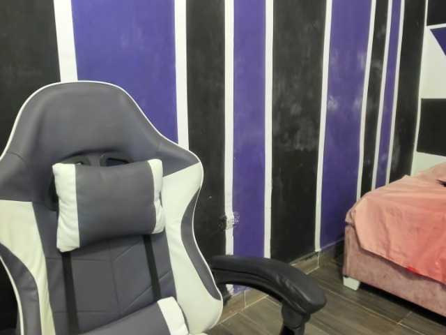 Skarleth018's BongaCams show and profile