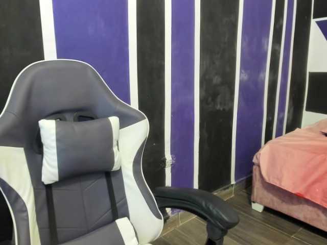 Skarleth018's BongaCams show and profile