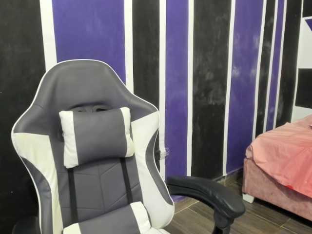 Skarleth018's BongaCams show and profile