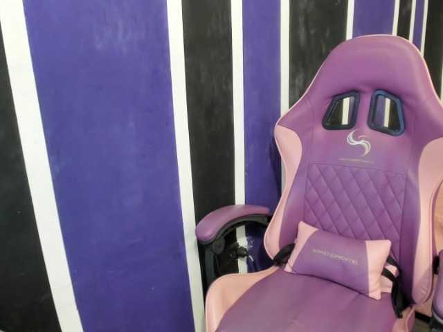 Skarleth018's BongaCams show and profile