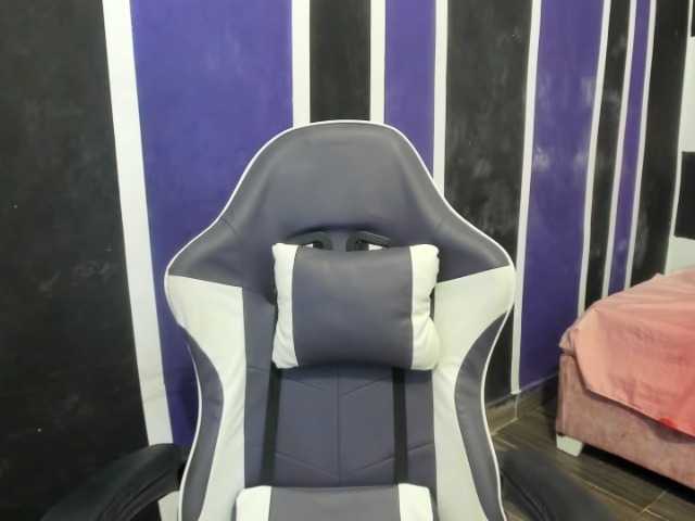 Skarleth018's BongaCams show and profile