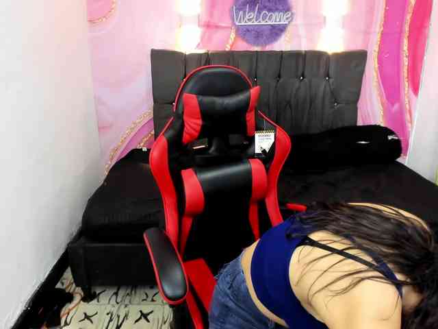 Skarleth018 webcam