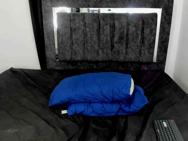 Skarleth018 webcam