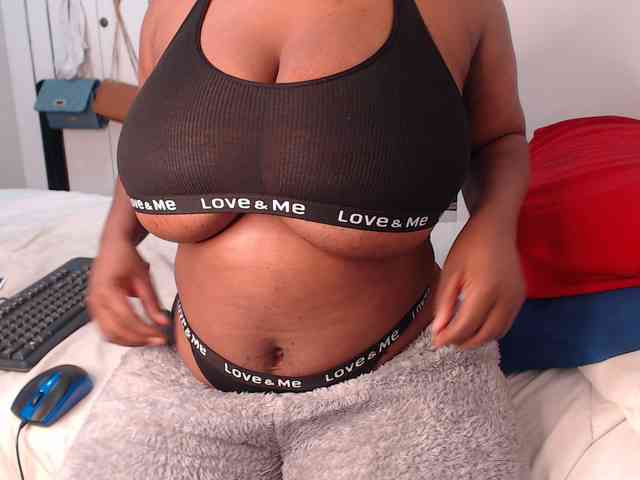 LustyAurora69 webcam