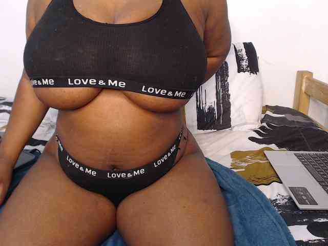 LustyAurora69 webcam