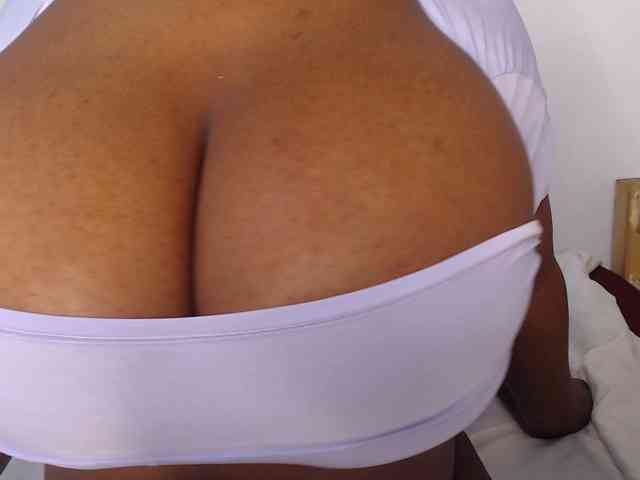 LustyAurora69 webcam