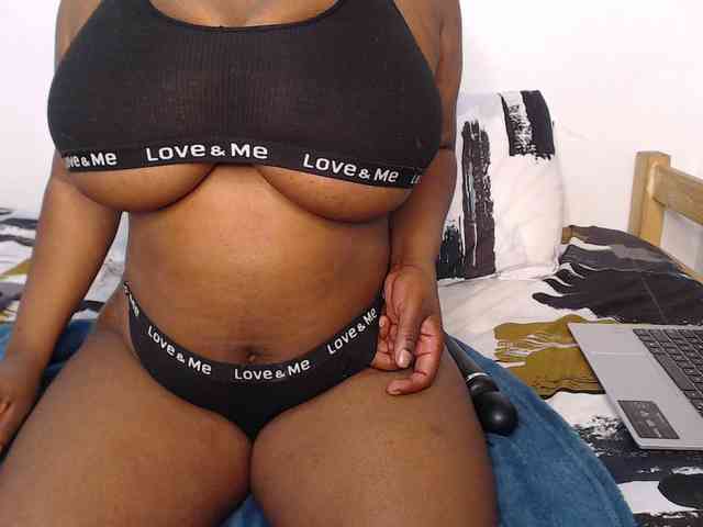 LustyAurora69 webcam