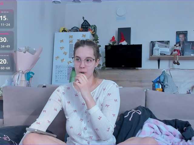 Girlalonehome live cam profile