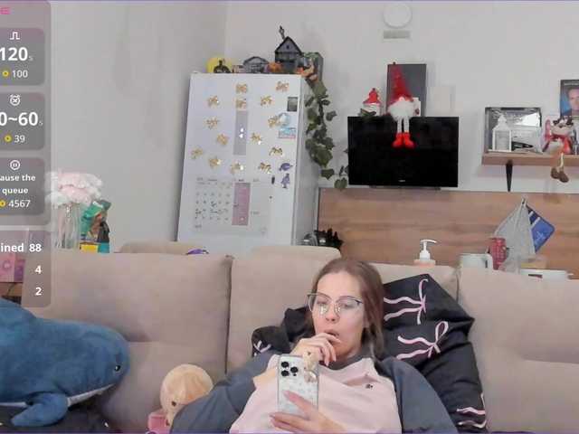 Girlalonehome's BongaCams show and profile