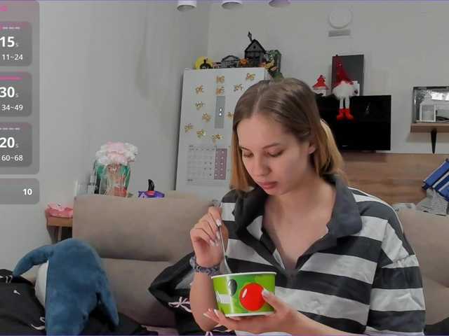 Girlalonehome's BongaCams show and profile