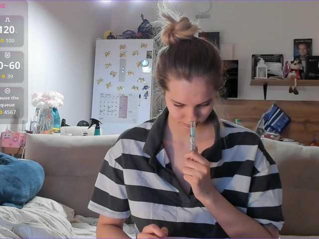 Girlalonehome's BongaCams show and profile