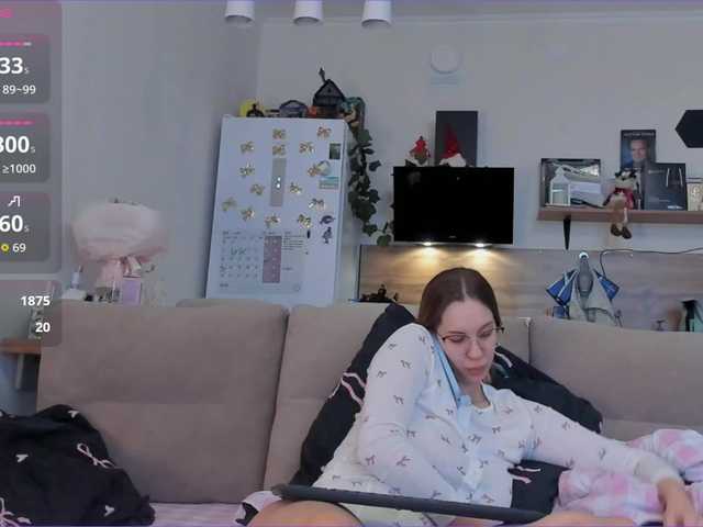 Girlalonehome's BongaCams show and profile