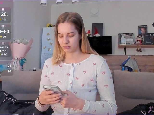 Girlalonehome's BongaCams show and profile