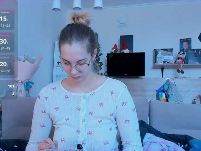 Girlalonehome live cam profile