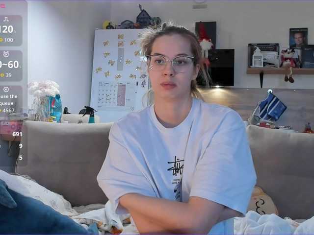 Girlalonehome's BongaCams show and profile