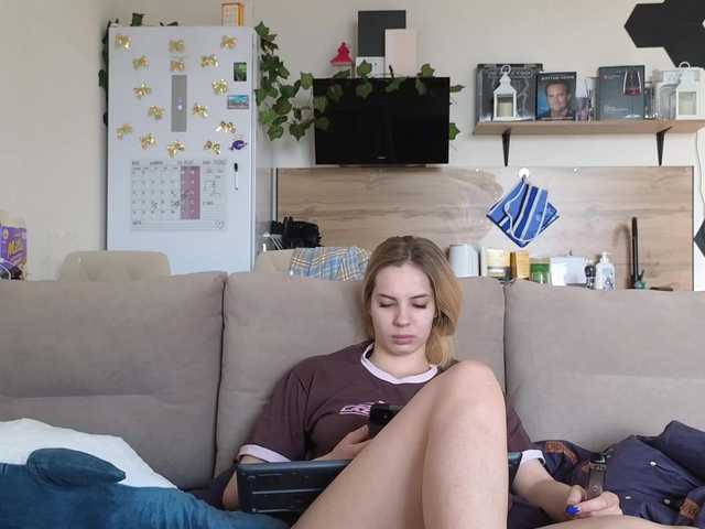  Girlalonehome chat room