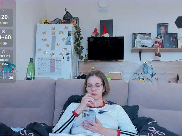 Girlalonehome's BongaCams show and profile