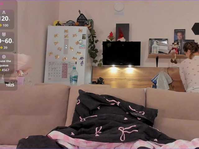 Girlalonehome's BongaCams show and profile