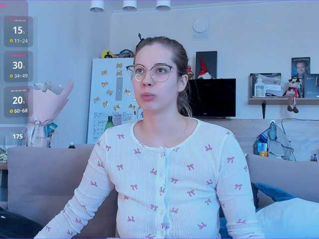 Girlalonehome live cam profile