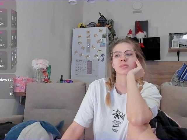 Girlalonehome's BongaCams show and profile