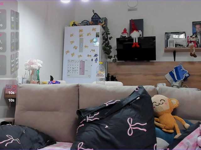 Girlalonehome's BongaCams show and profile