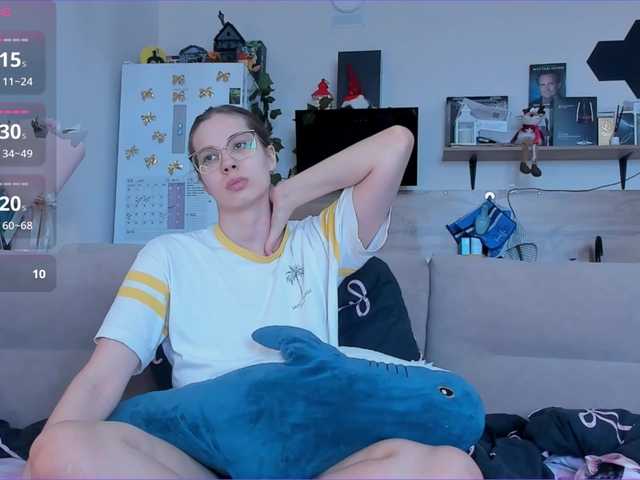 Girlalonehome's BongaCams show and profile